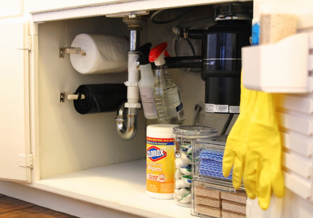 Inexpensive Storage Ideas To Make The Most Of A Kitchen Sink Cabinet  Diy kitchen  storage, Kitchen hacks organization, Under sink storage