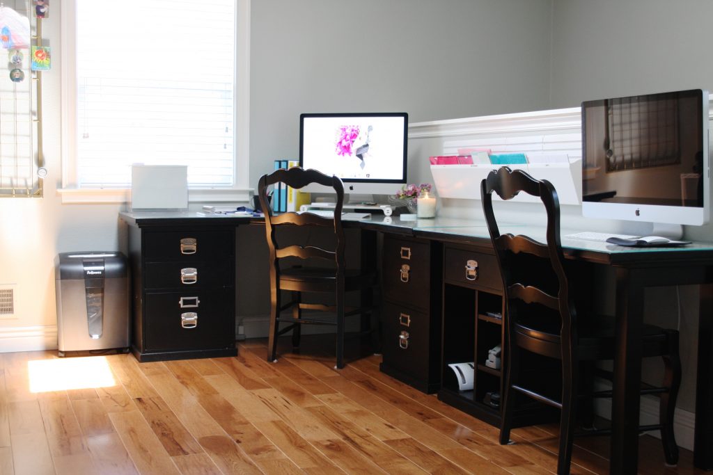 clean-desk-space