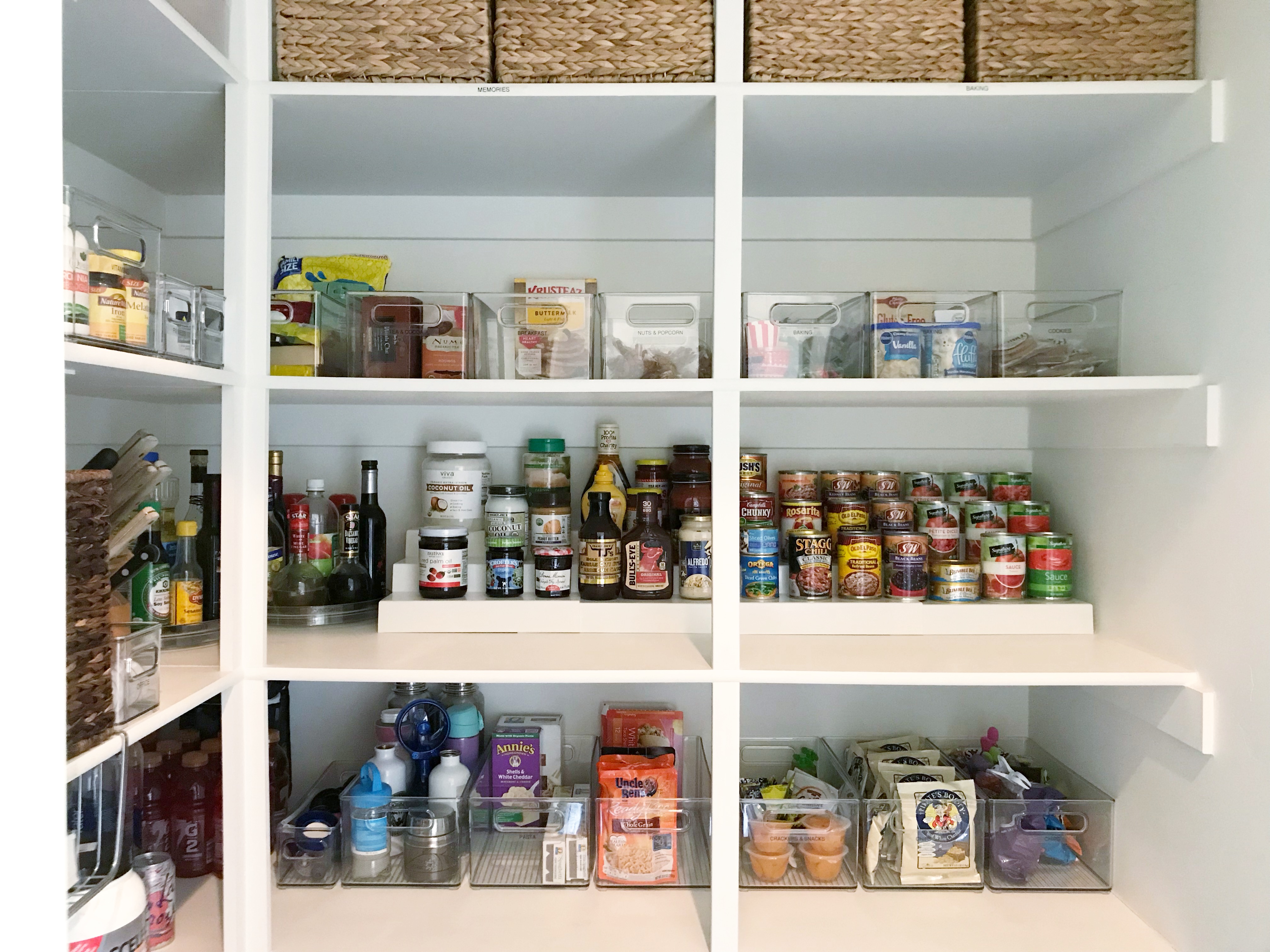 https://simplyorganized.me/wp-content/uploads/2018/04/How-To-Organize-A-White-Pantry.jpg