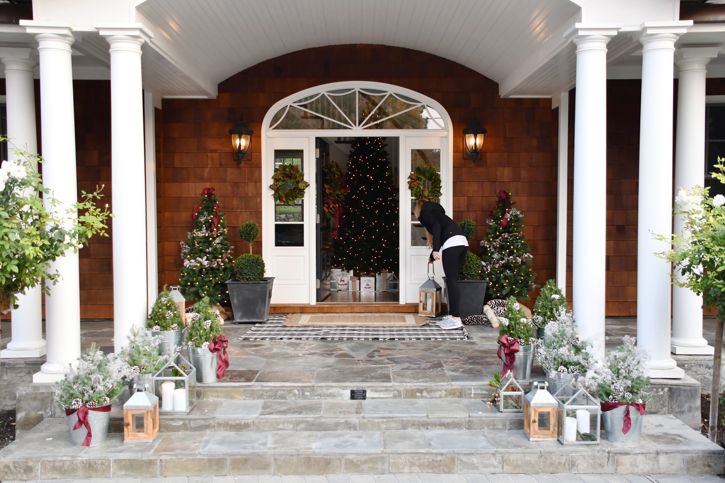 How To with Lowe's: The Most Incredible Christmas Front Porch - Simply ...