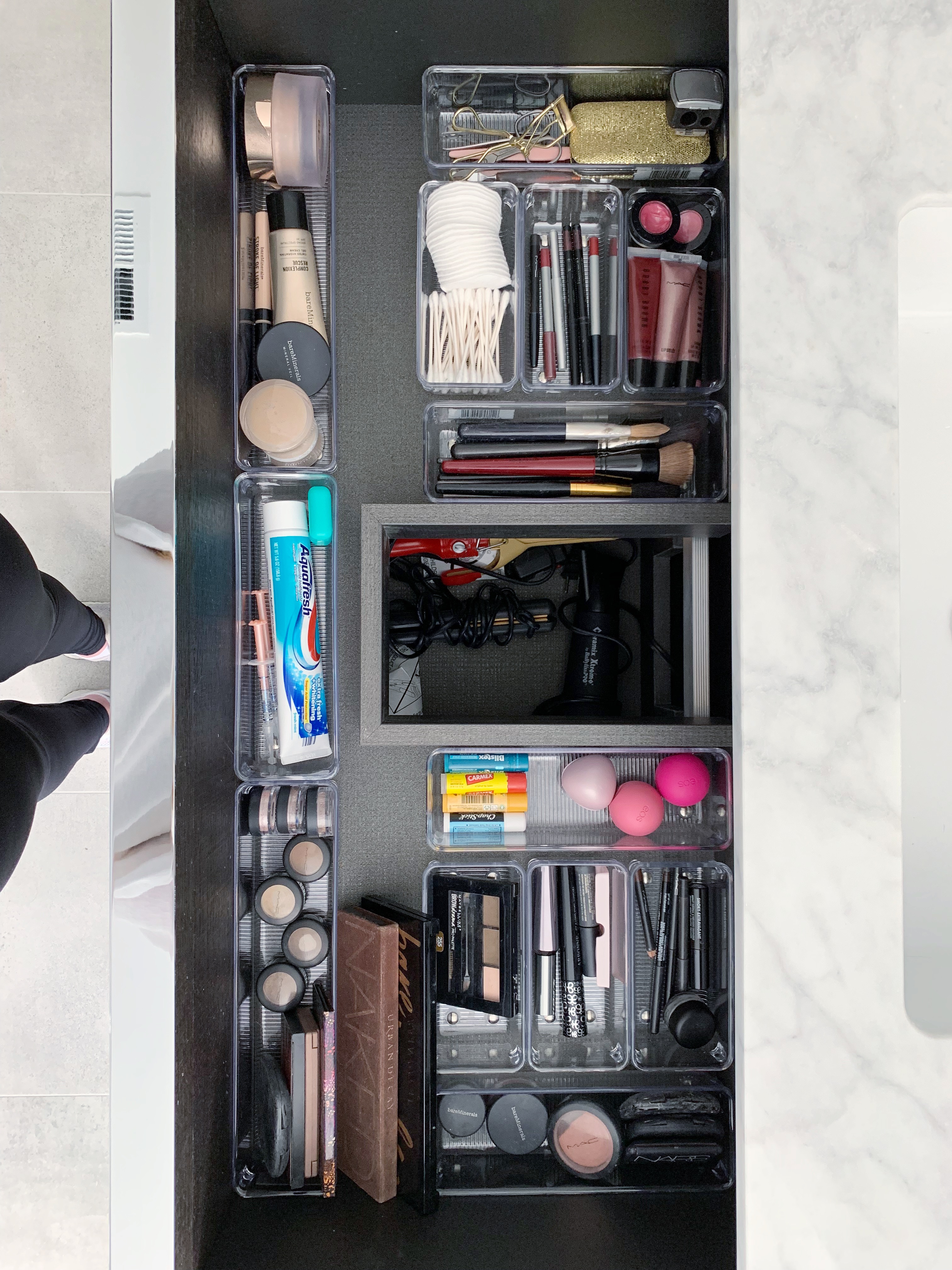 https://simplyorganized.me/wp-content/uploads/2019/03/pretty-organized-make-up-drawer.jpg