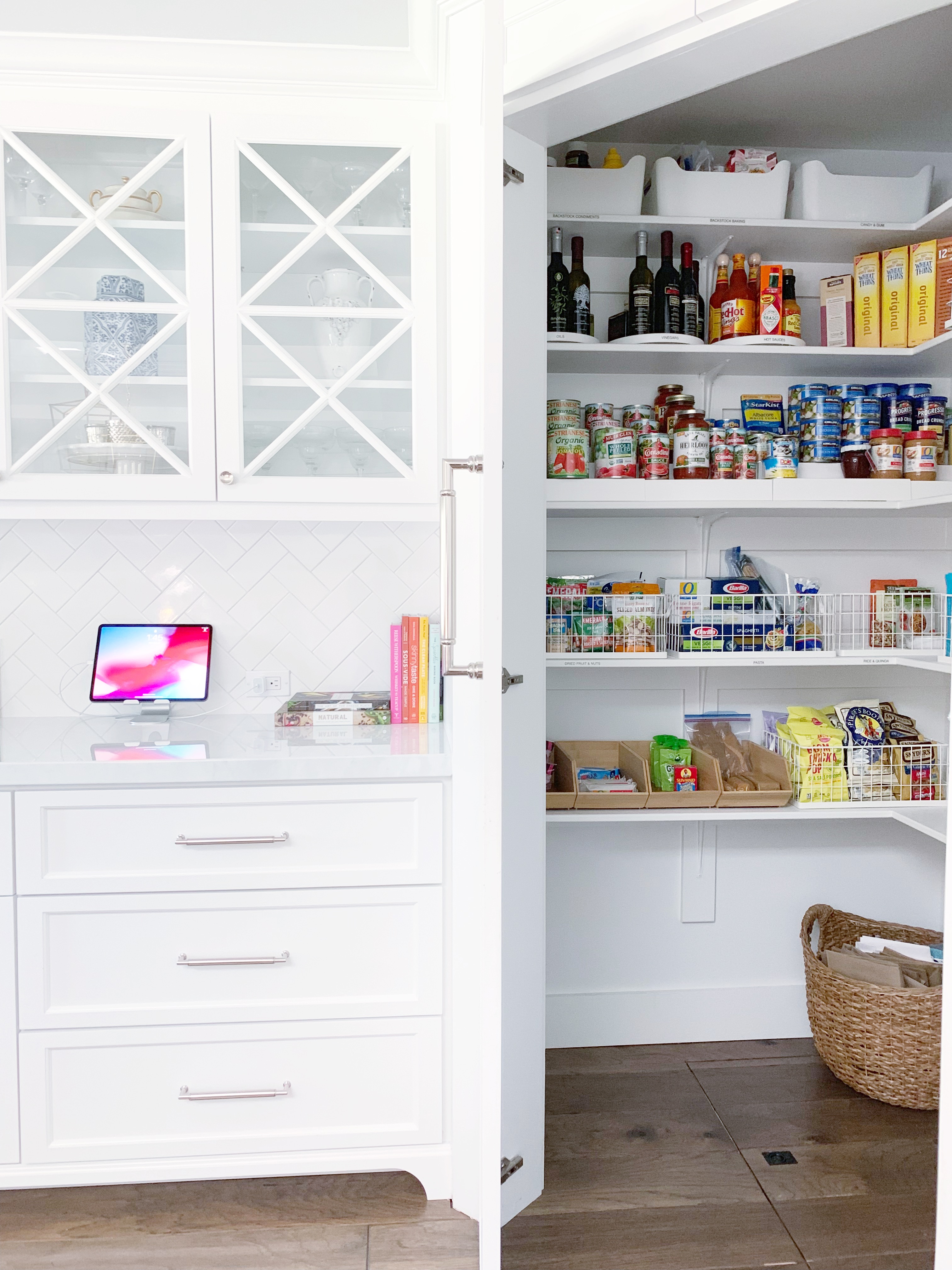 https://simplyorganized.me/wp-content/uploads/2019/06/gorgeous-white-walk-in-pantry-by-simply-organized.jpg