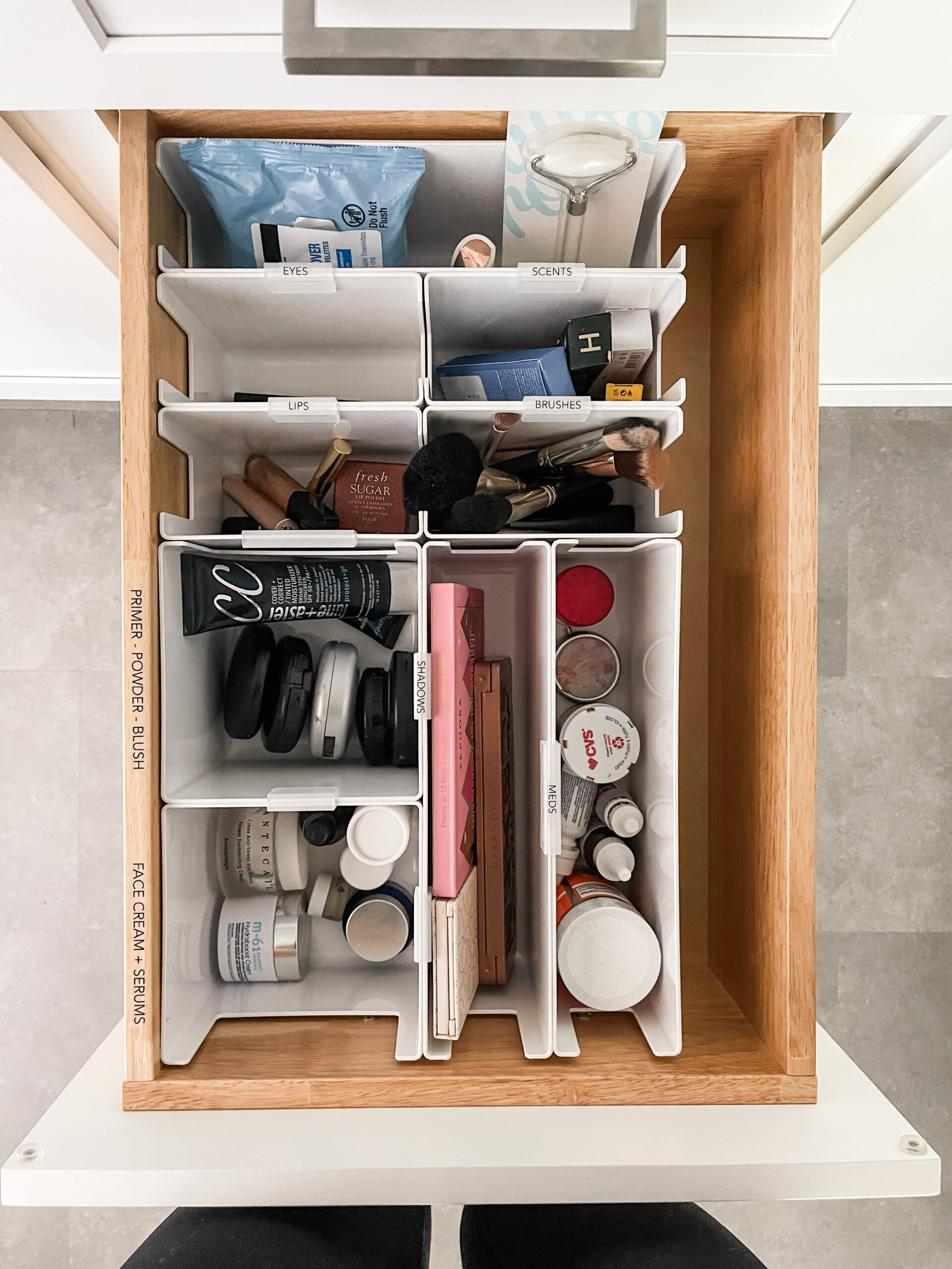 https://simplyorganized.me/wp-content/uploads/2023/08/how-to-organize-bathroom-make-up-drawer-simply-organized-scaled.jpg